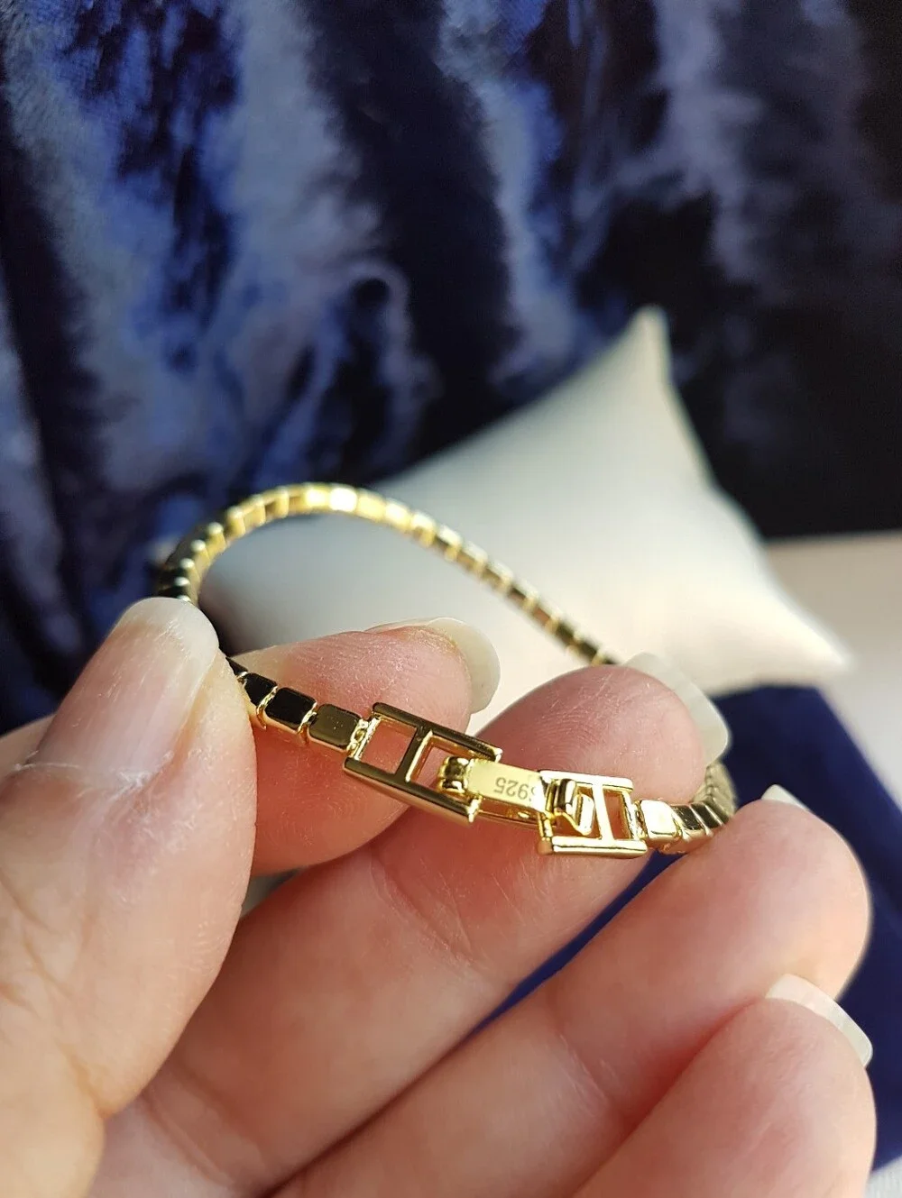 Swarovski Elements 18Gold Over 925 Sterling Silver Delicate Tennis Bracelet NEW - Picture 4 of 9